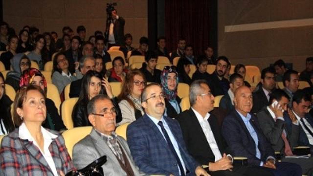 Üniversite-Sanayi İşbirliği İle Bir Kariyer Merkezi Modeli Çalıştayı