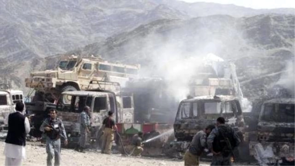 Afganistan\'da NATO Konvoylarına İntihar Saldırısı