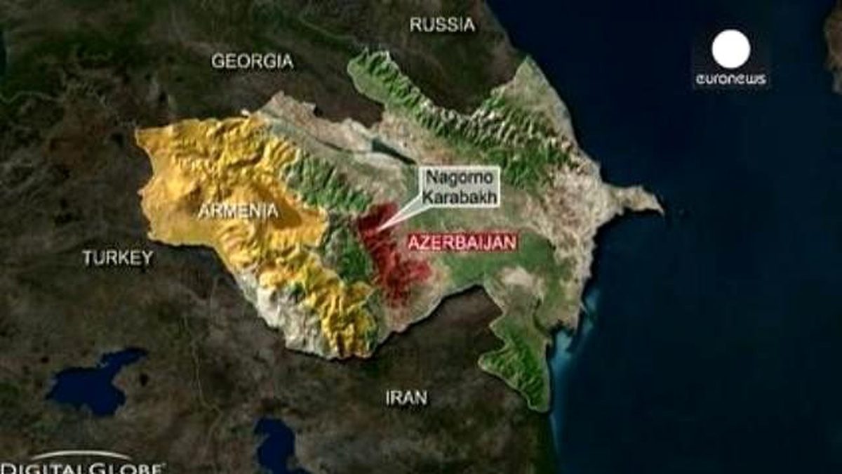 Azerbaycan Ermenistan\'a Ait Savaş Helikopterini Vurdu