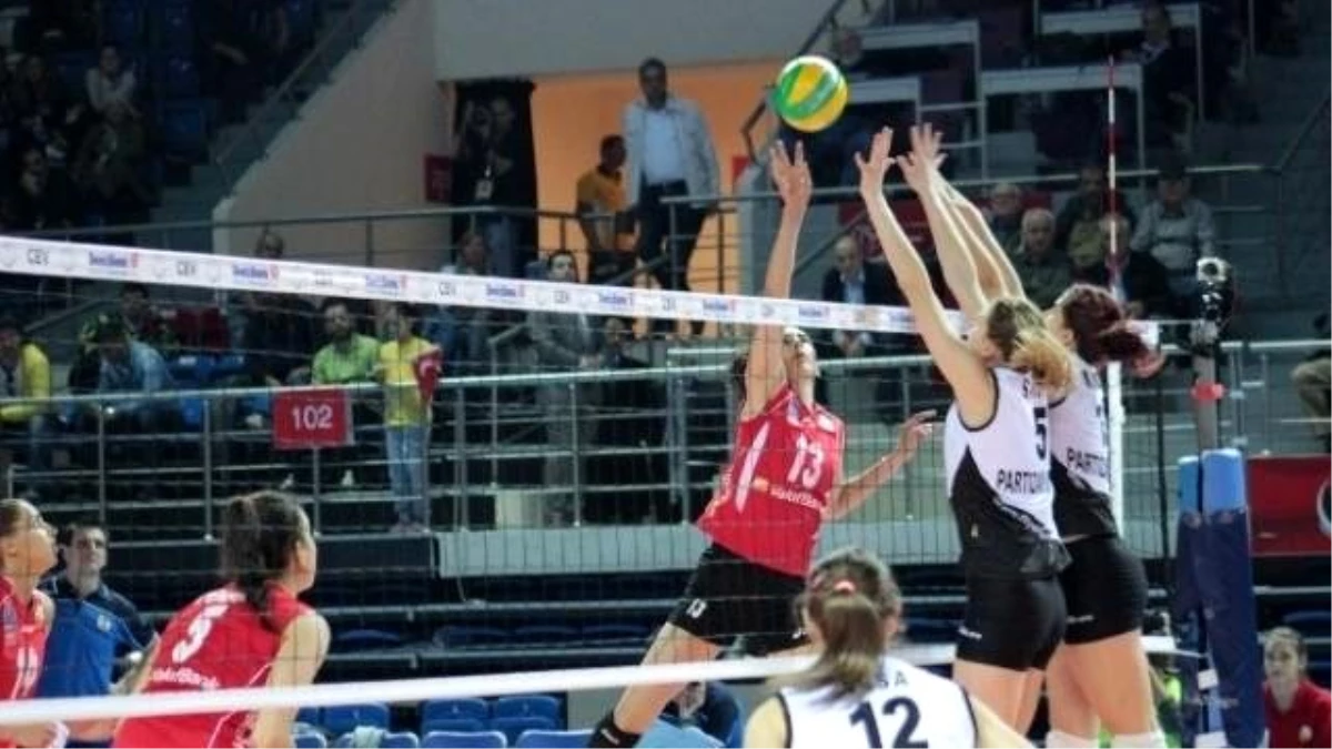 VakıfBank, Partizan Vizura\'yı 3-0 Mağlup Etti