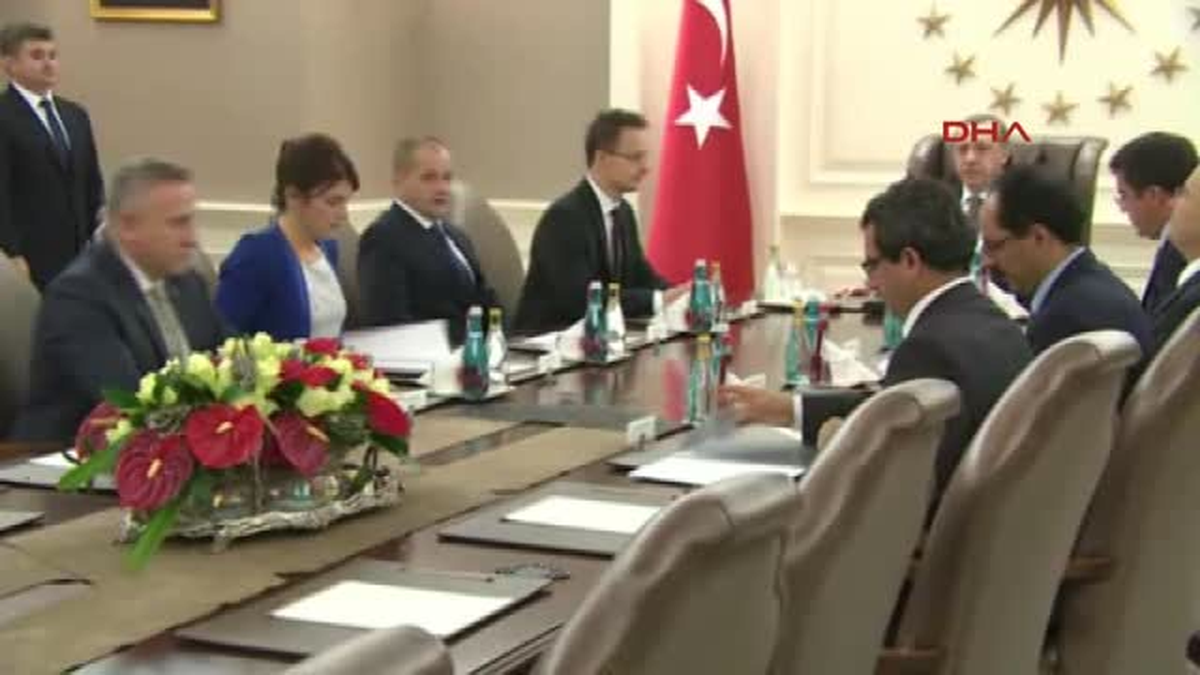 Macaristan Dışişleri ve Dış Ticaret Bakanı Szijjarto Çankaya Köşkü\'nde