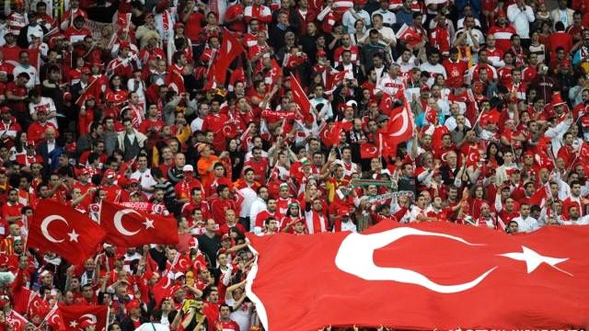 Terim\'den Taraftarlara, Koşulsuz Destek Çağrısı