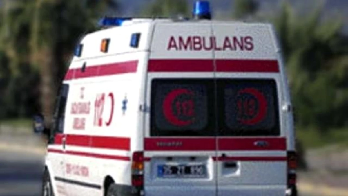 Tokat\'ta Minibüsle Otomobil Çarpıştı: 4 Yaralı