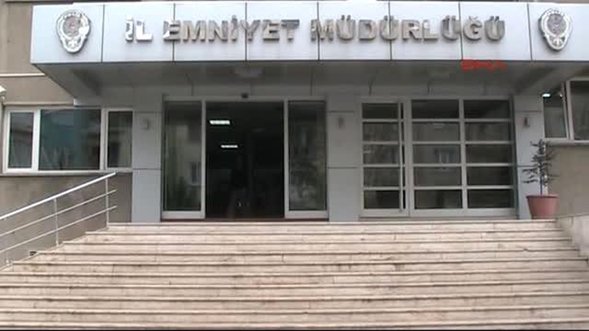 Uşak Kız Arkadaşını Öldüren Sıvacı Tutuklandı