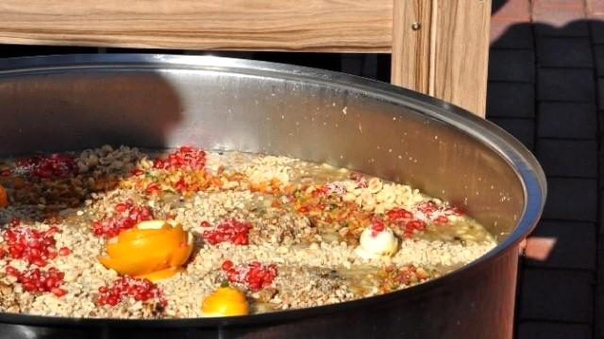 Uşak\'ta Kazanlar Bolluk ve Bereket İçin Kaynadı