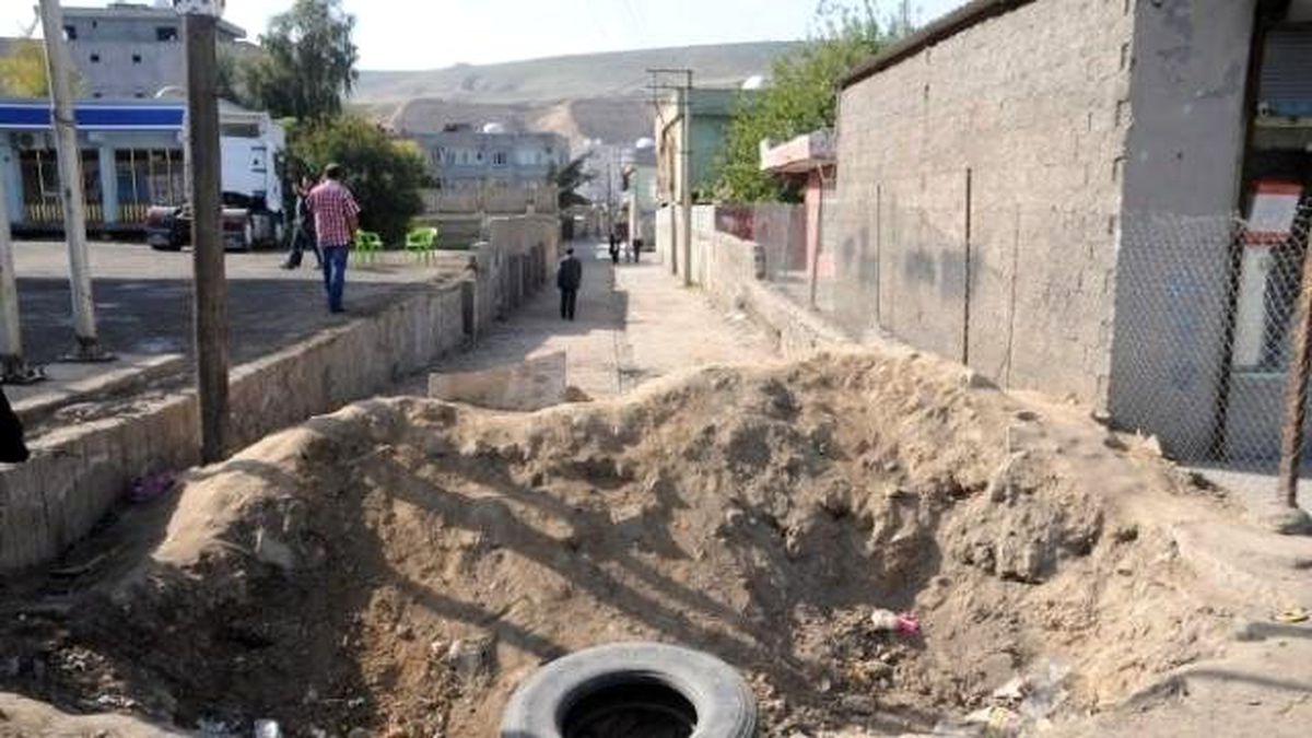 Ydg-H Cizre\'de 3 Mahallede Hendek Kazdı