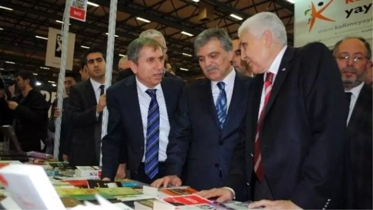 Abdullah Gül Tüyap Kitap Fuarı'nı Gezdi