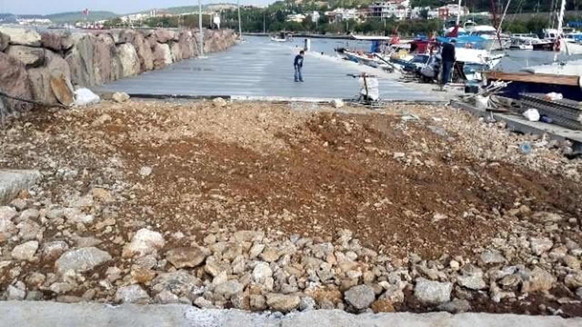 Aliağalı Balıkçılardan Barınak Teşekkürü