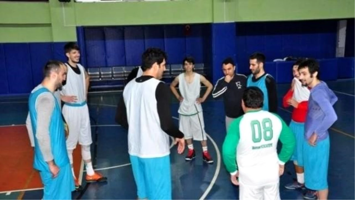 Basketbol Takımına, Belediye Başkanını Transfer Ettiler