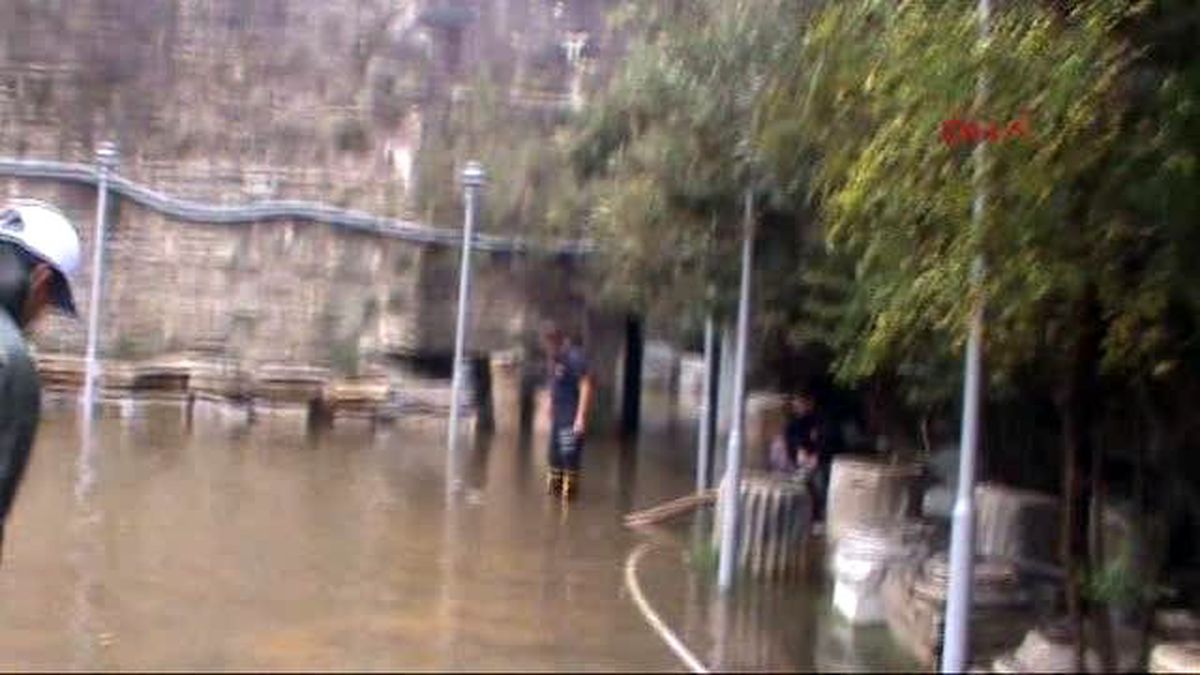 Bodrum Kalesini de Su Bastı