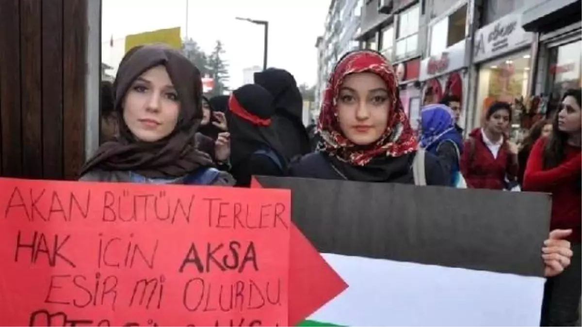 İmam Hatipli Öğrenciler Mescidi Aksa İçin Yürüdü