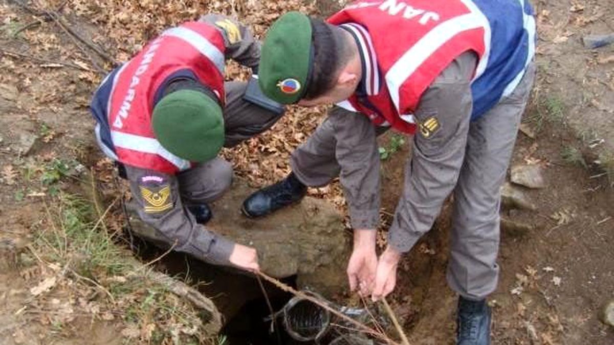 İzinsiz Kazı Yapmak İsteyen Guruba Jandarma Baskını
