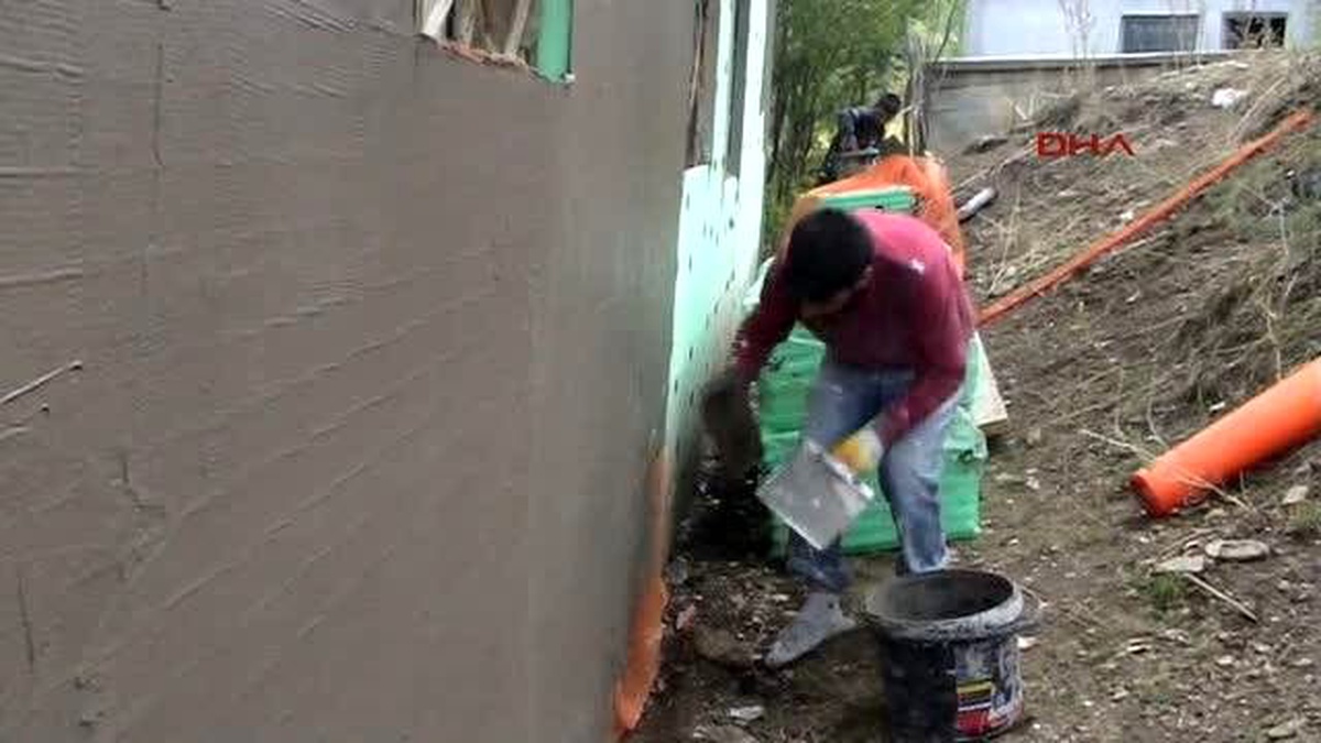 Orman Kesimini Önlemek İçin Köy Evlerine Mantolama Yapılıyor