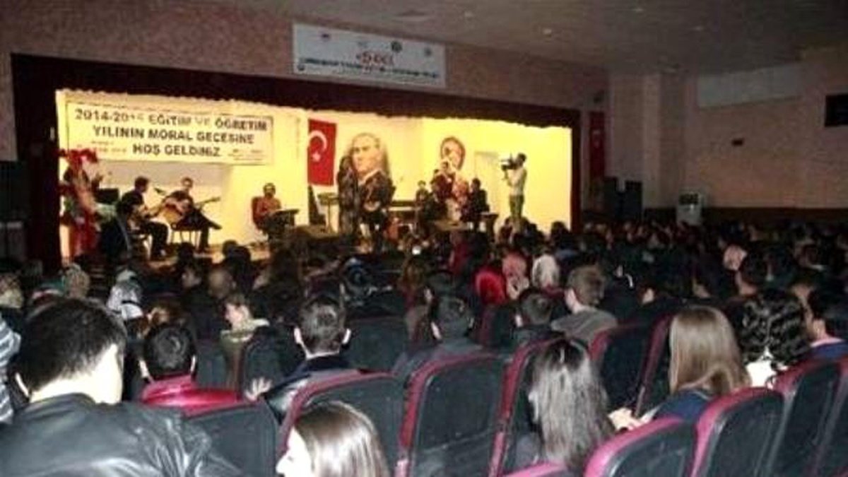 Öğretmenler Meslektaşlarını Eğlendirdi