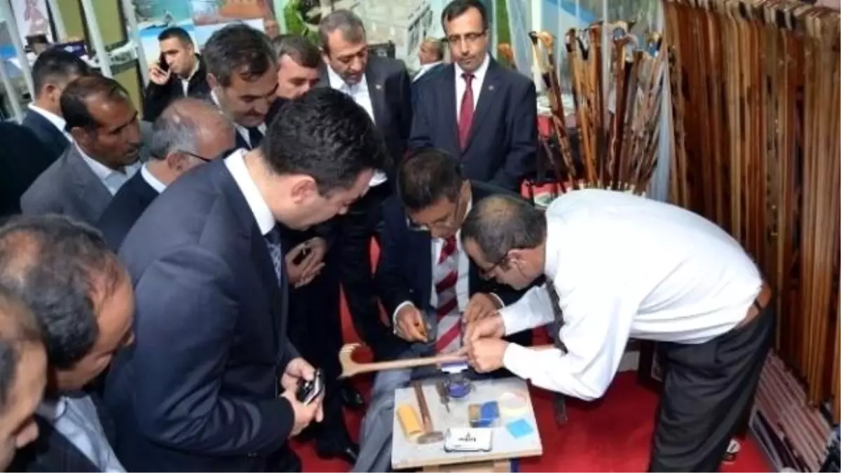 Adilcevaz Standı Ankara\'da Yoğun İlgi Görüyor