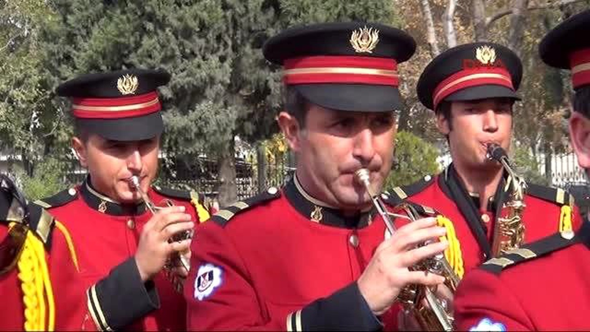 Bandoya Kalifiye Müzisyen Olmayınca Oğlunu Yetiştirdi