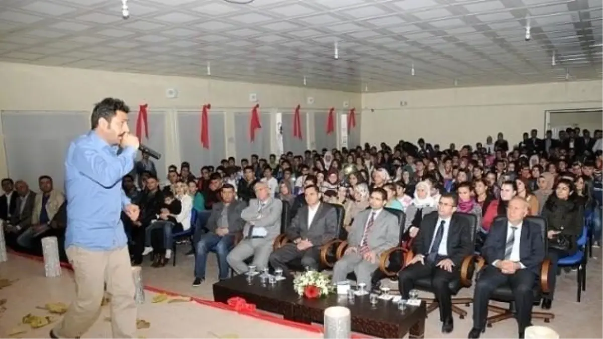 Batman Ykb Anadolu Lisesi\'nde Şiir Şöleni