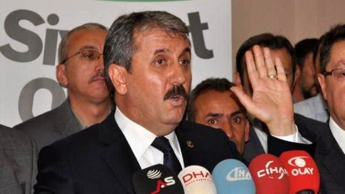 Destici: Bin Odalı Saray Debdebe, Şatafat, İsraf
