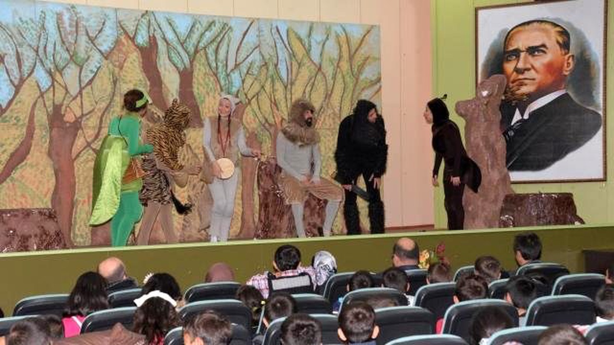 Erzurumlu Minikler Tiyatroyla Buluşuyor