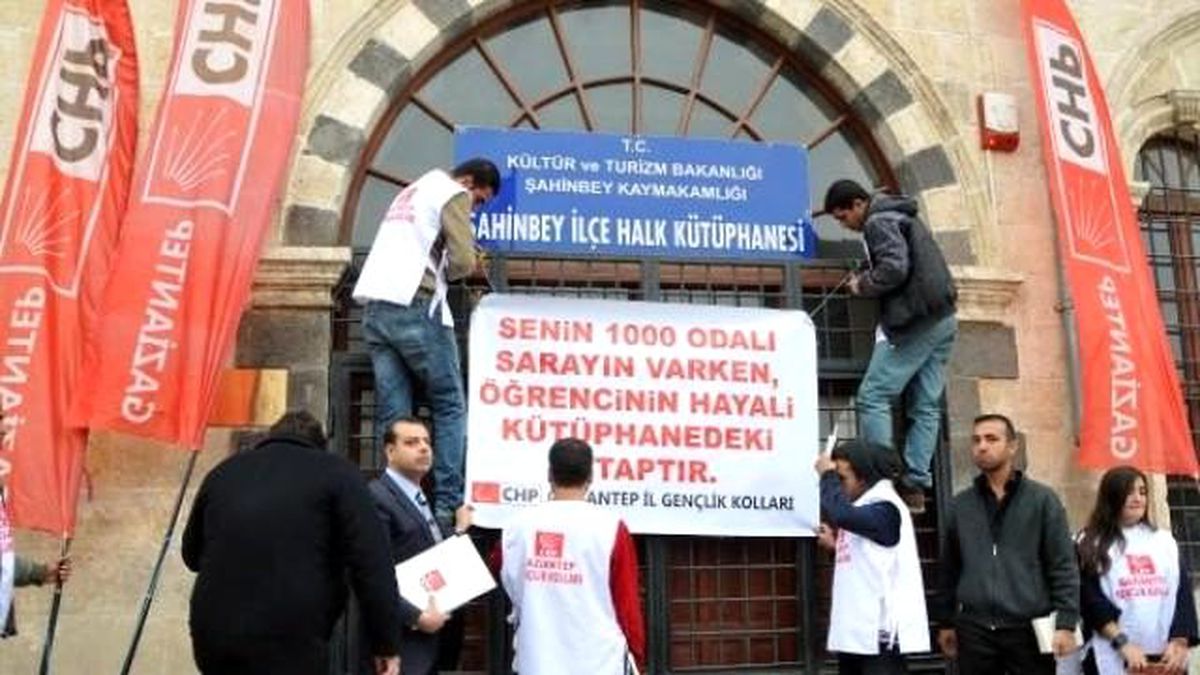 Gaziantep\'te Chpliler\'den Kütüphane Eylemi