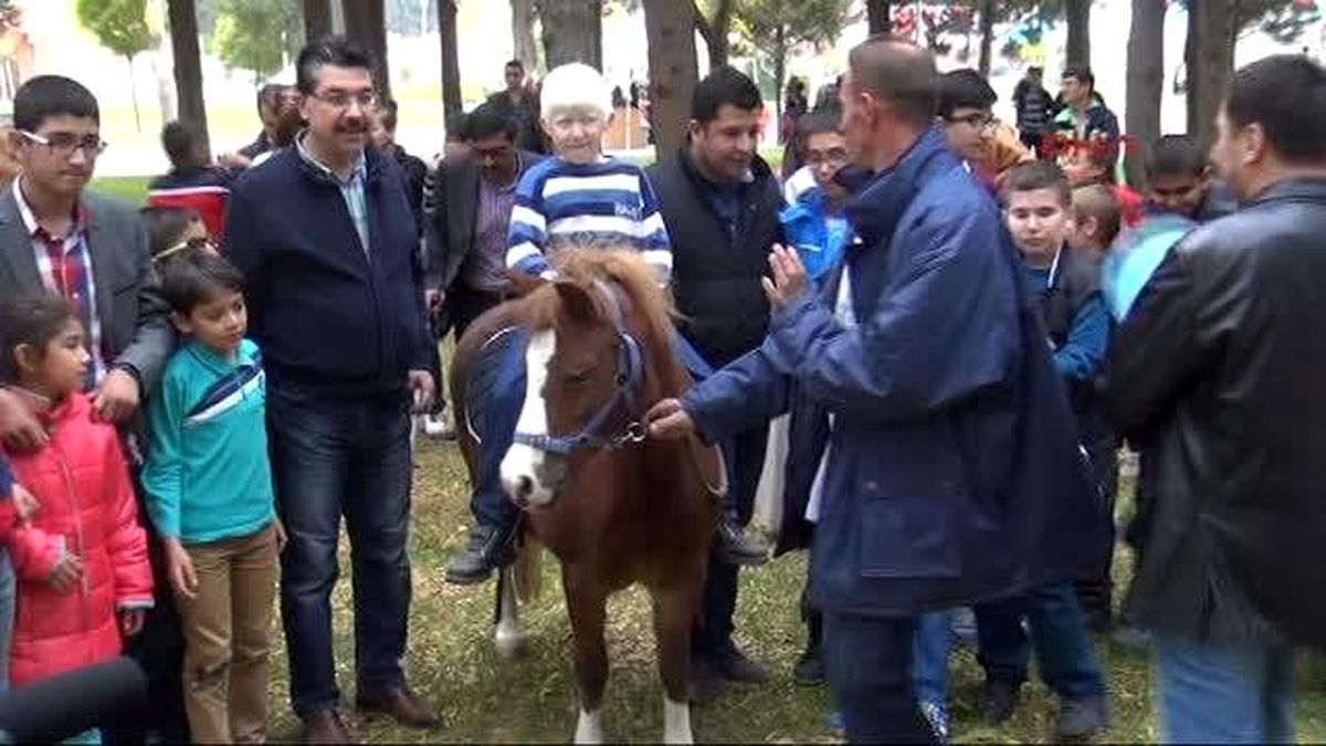Kahramanmaraş\'ta Engelli Çocuklar İlk Kez Ata Bindi