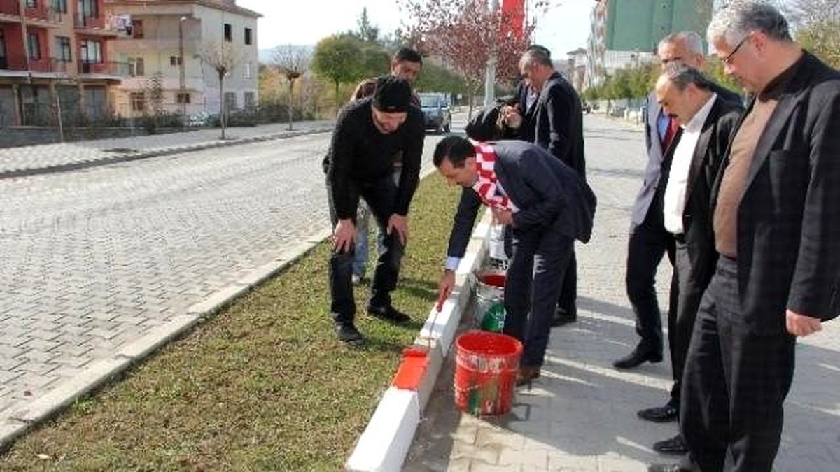 Kavak Kırmızı-Beyaz Oluyor