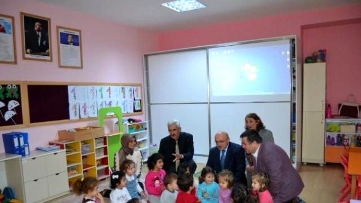 AK Parti Düzce Milletvekili Çakır, Avni Akyol Anaokulunu Gezdi