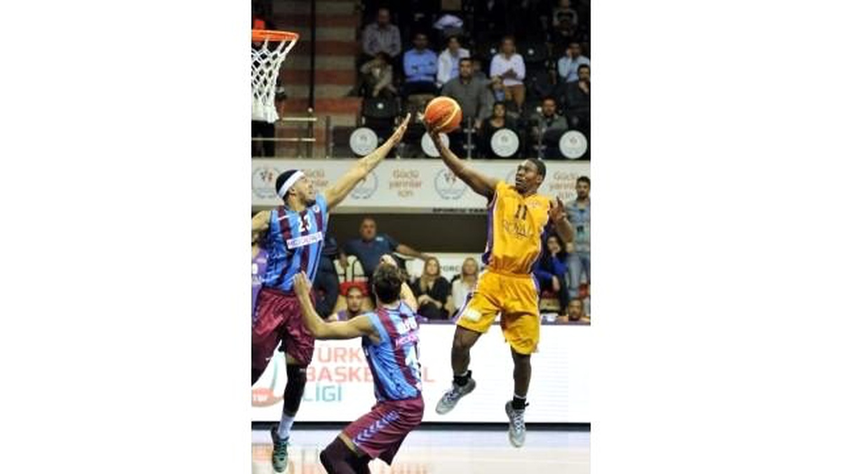Royal Halı Gaziantep, Trabzonspor Medical Park\'ı 77-69 Yendi