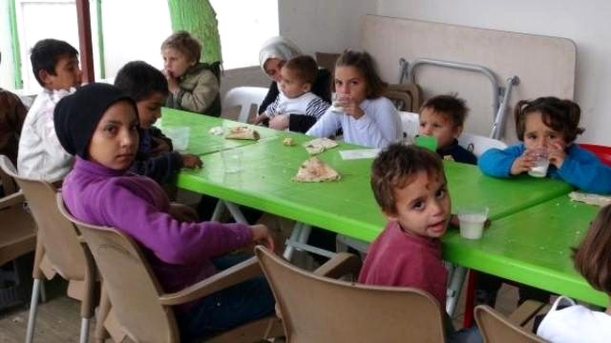 Suriyeli İşadamı 26 Yetim ve Öksüze Bakıyor