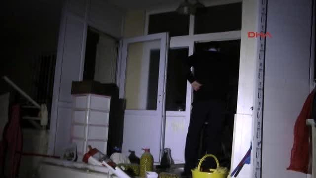 Evdeki Patlamadan Anne ve Kızı Son Anda Kurtuldu