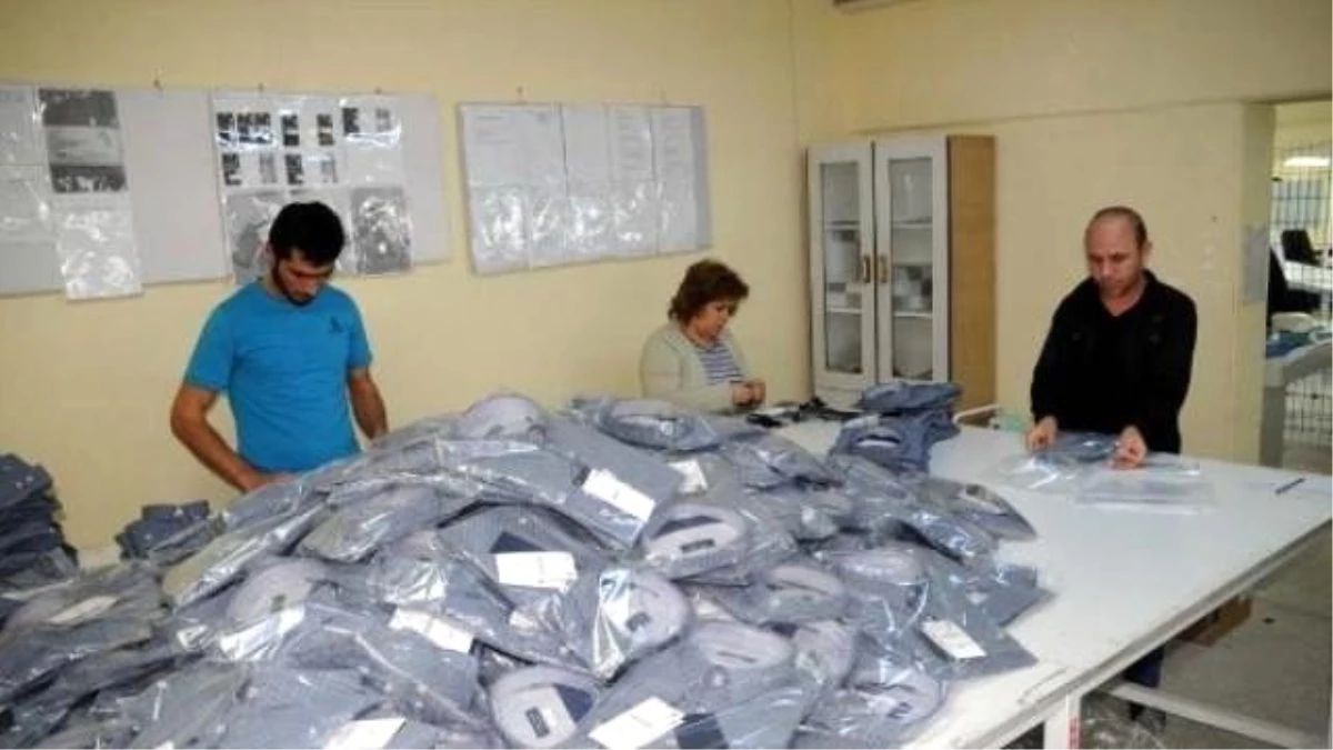 Tokat\'ta Üretilen Gömlekler 13 Ülkeye İhraç Ediliyor