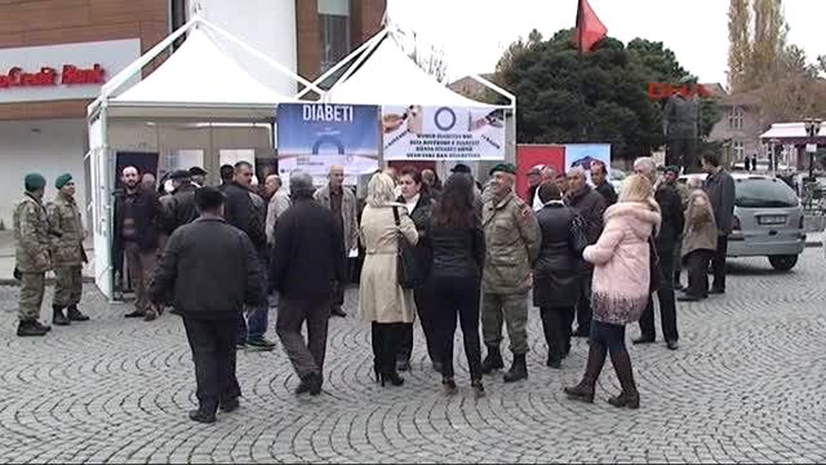 Türk Askeri Dünya Diyabet Günü Dolayısıyla Yüzlerce Kosovalı\'yı Sağlık Taramasından Geçirdi