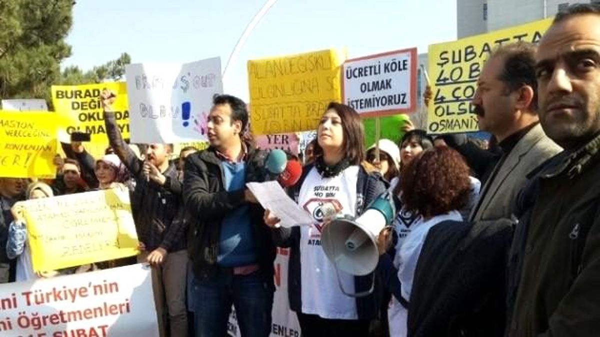 Ankara\'da Atanamayan Öğretmenlerden Eylem