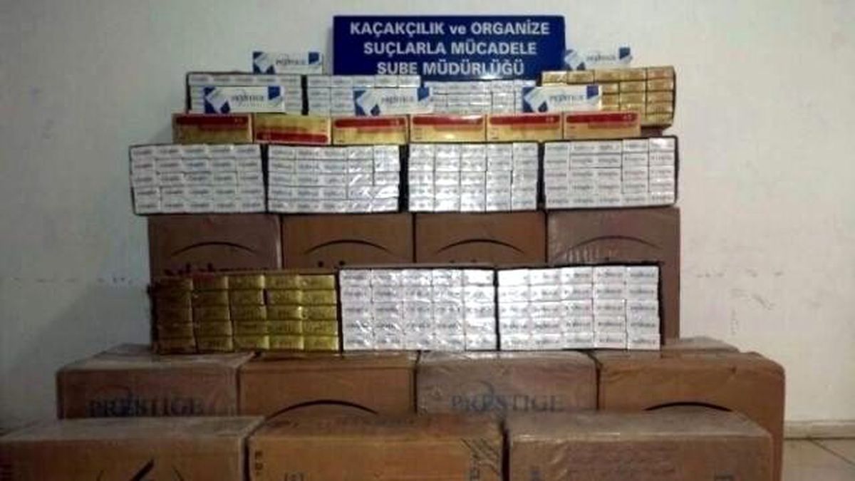 Antalya\'da Gümrük Kaçağı 123 Bin Paket Sigara Ele Geçirildi