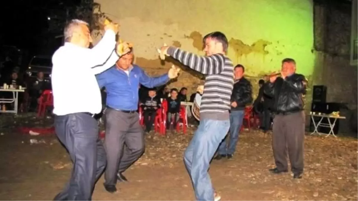 Belediye Başkanı Çalışkan, Köy Düğününde Döktürdü