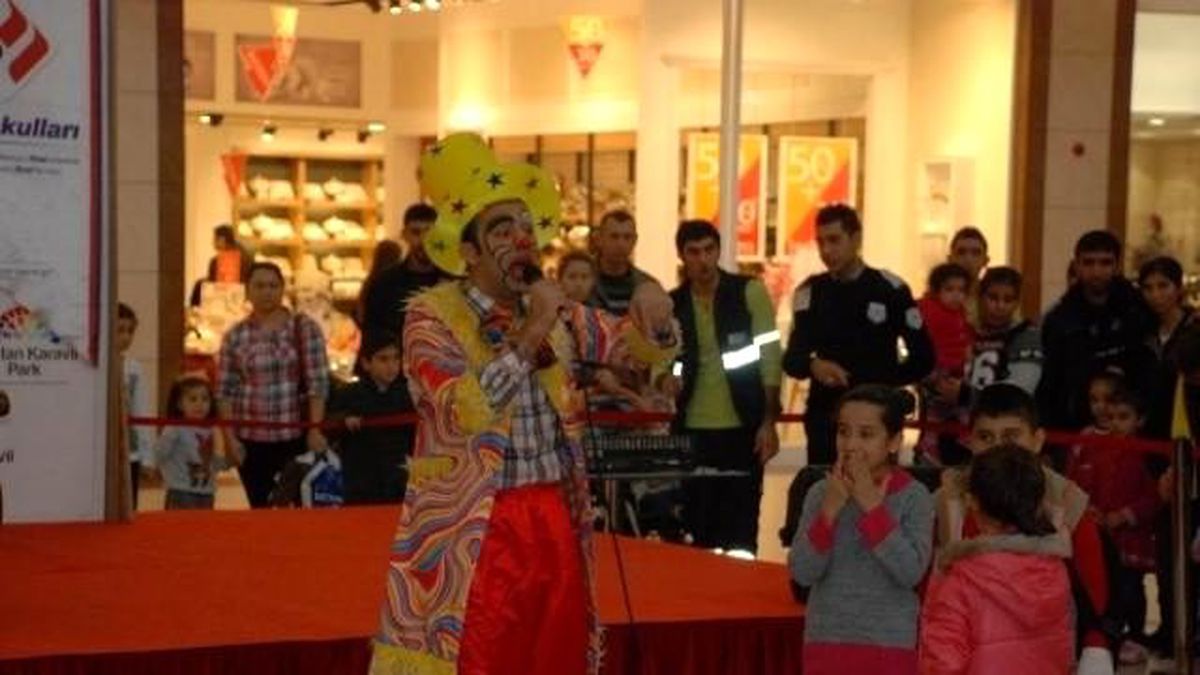Ceylan Karavil Park\'ta Müzikli-Danslı Çocuk Tiyatrosu