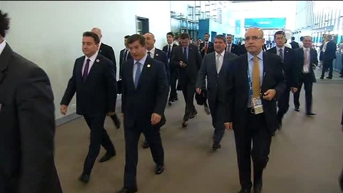 Davutoğlu, Avustralya Başbakanı Abbott ile "Küresel İyileşme Toplantısı"Na Birlikte Katıldı