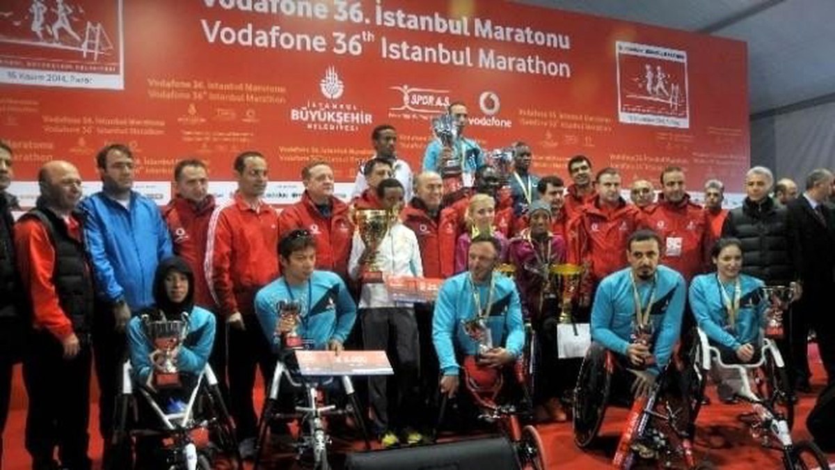 İstanbul Maratonu\'nda Ödül Töreni Yapıldı