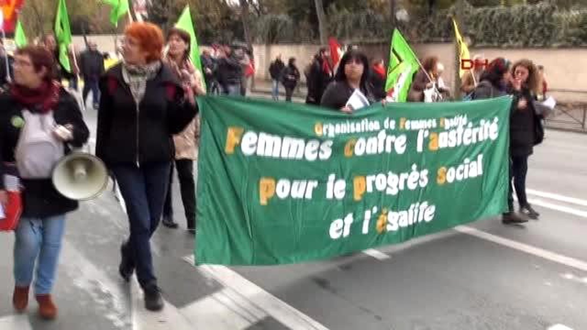 Kemer Sıkma Politikasına Karşı Paris\'te Gösteri