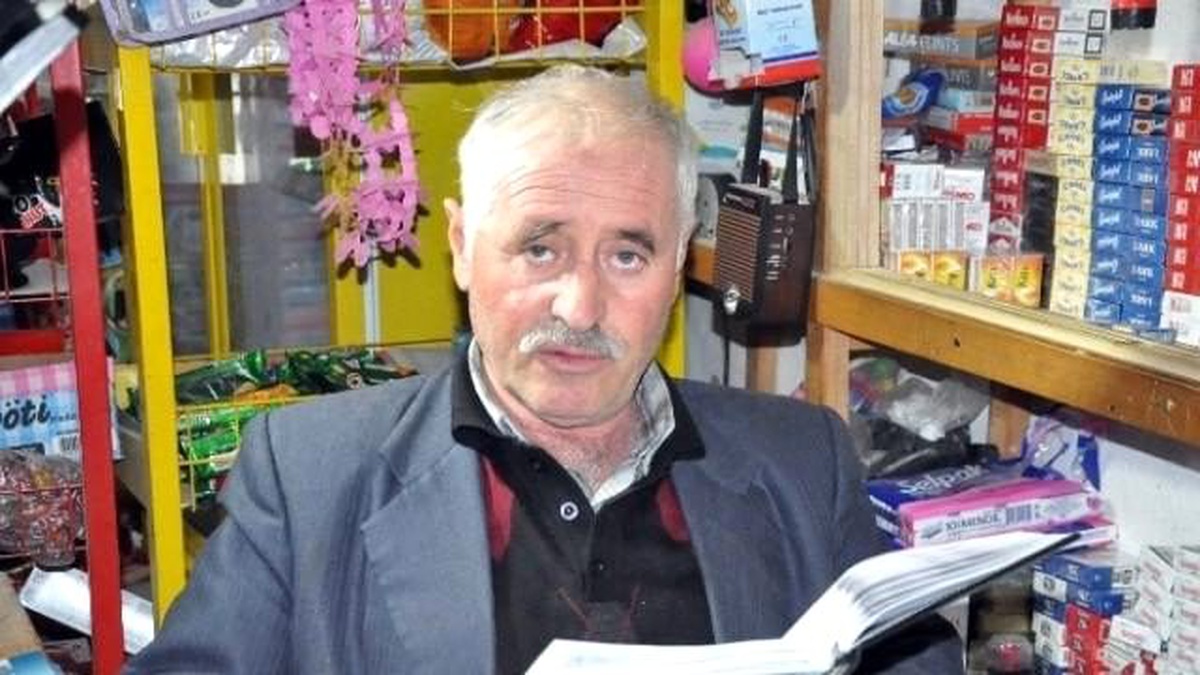 Köy Bakkalı Mahsur Kalan Maden İşçileri İçin Şiir Yazdı
