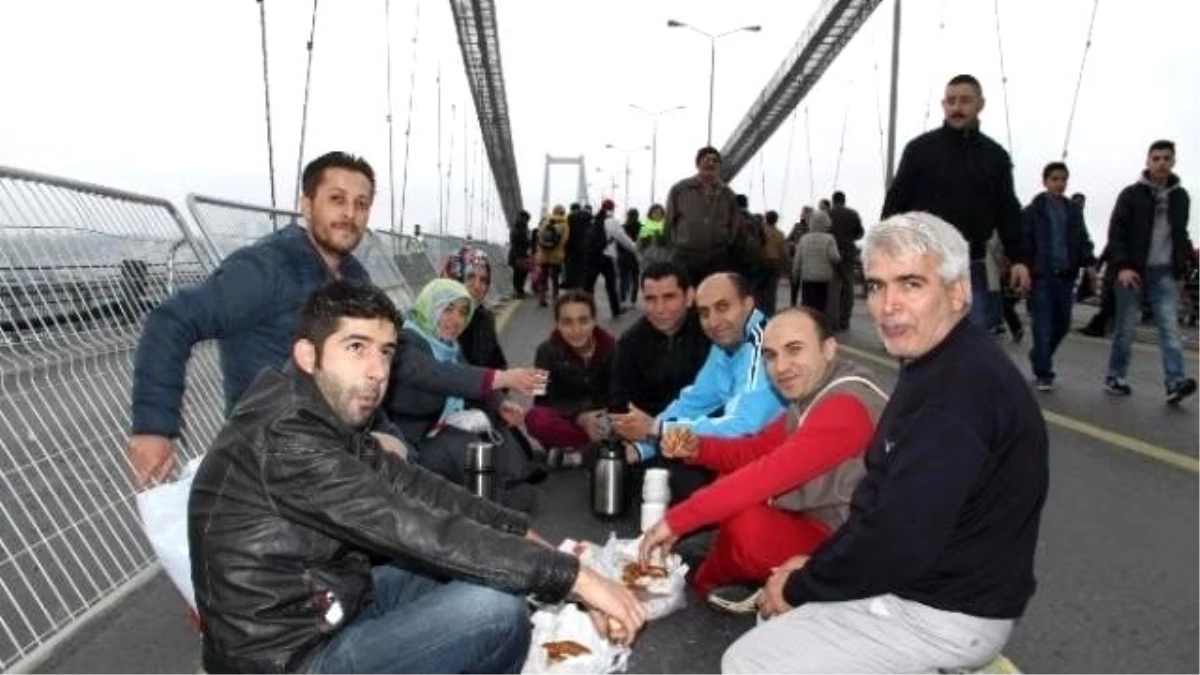 Maraton Boğaz Köprüsü\'nde Renkli Görüntüler Oluşturdu