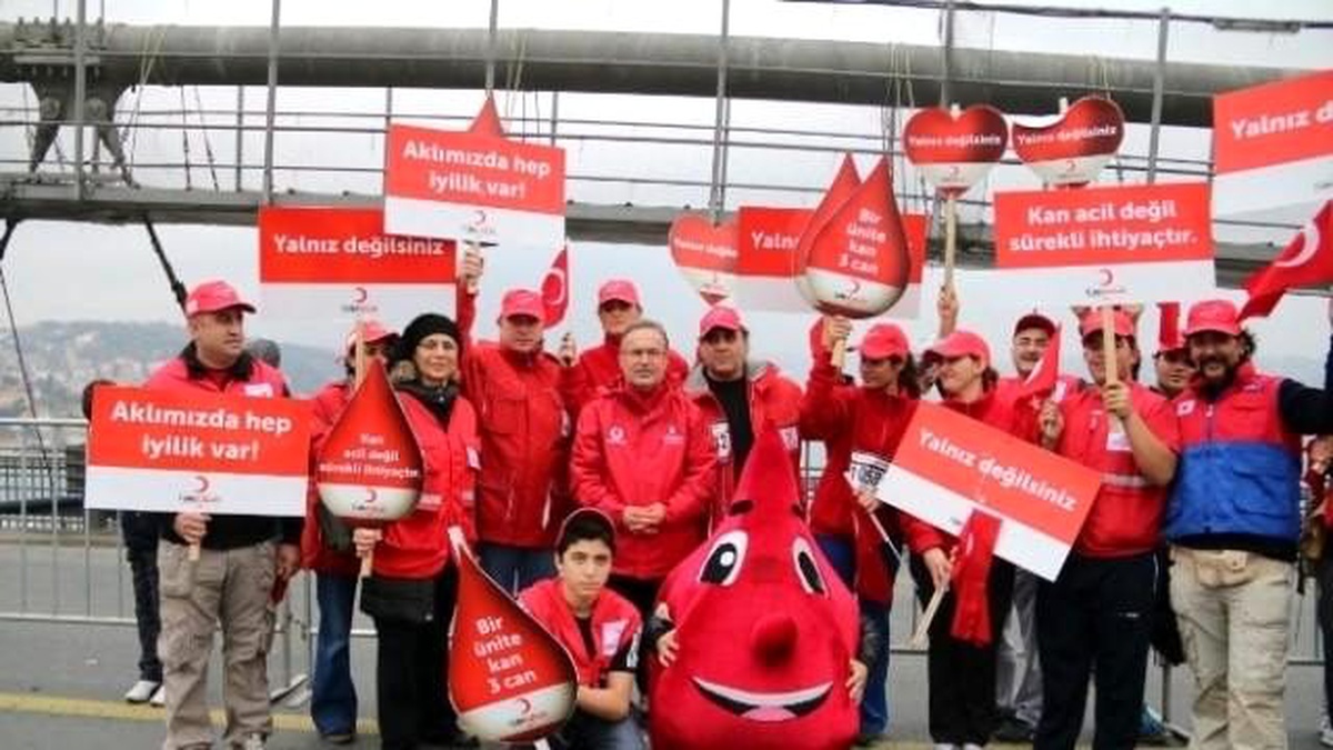 Maratonda \'Kan Bağışı\'na Dikkat Çektiler