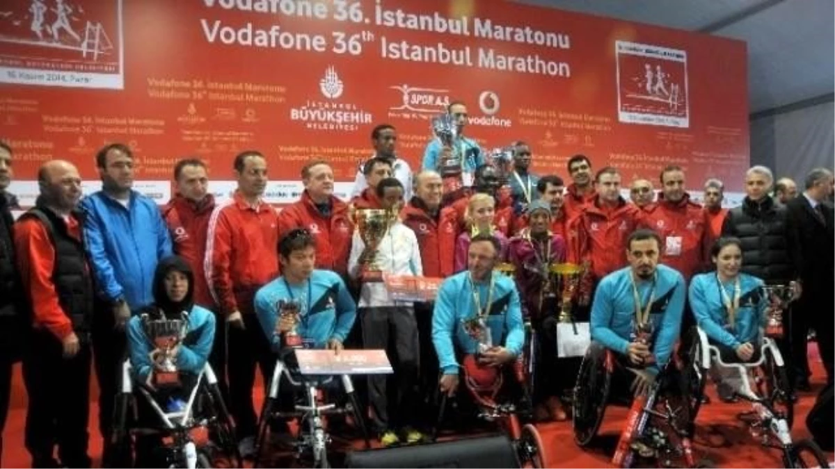 Maratonda Türkiye\'den Tek Madalya Alan Engelliler Odu