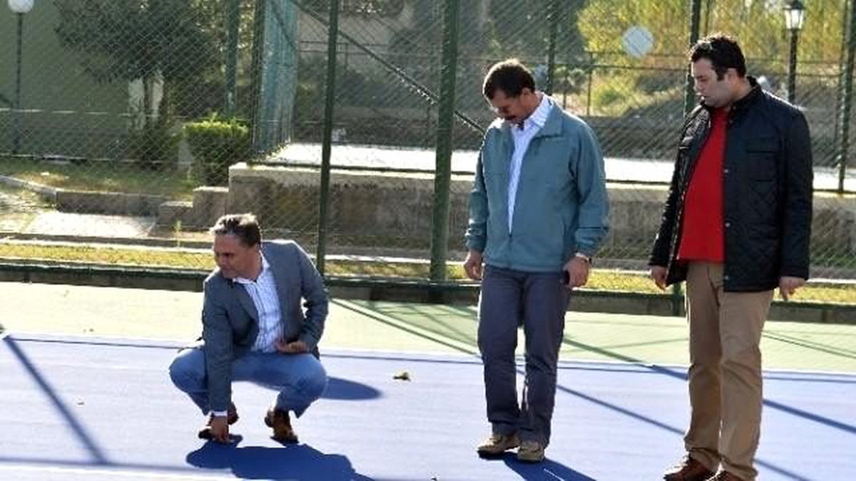 Muratpaşa Belediyesinden Yeni Tenis Kortları