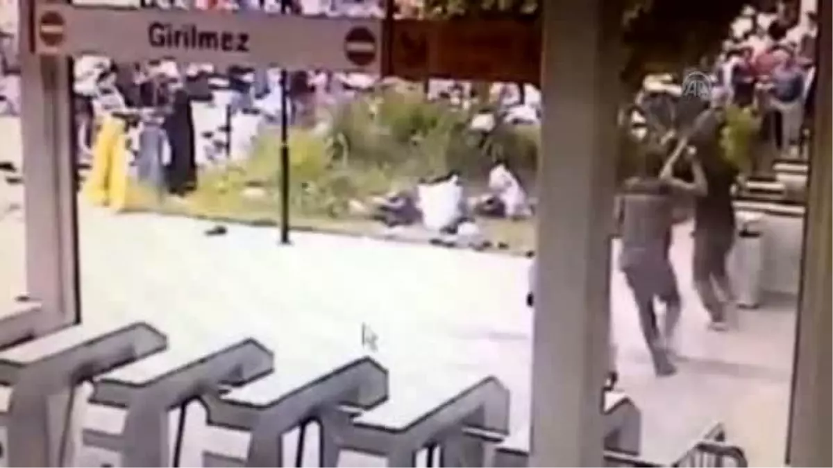 Polisin Kebap Şişiyle Yaralanması Güvenlik Kamerasında