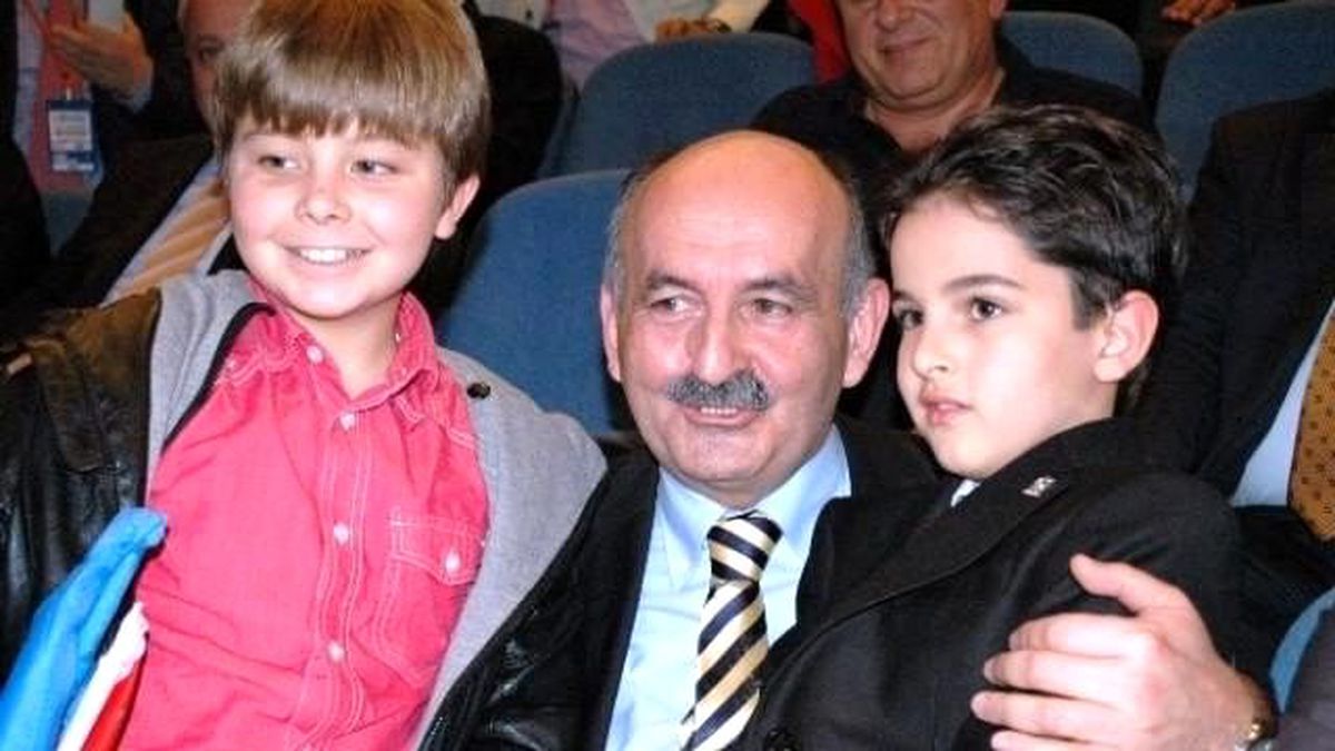 Sağlık Bakanı Müezzinoğlu CHP\'yi Eleştiri Yağmuruna Tuttu