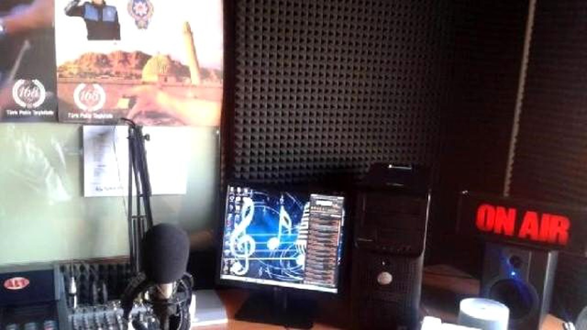 Uçak Düşmesin Diye Kapatılan Radyo Yeniden Yayında