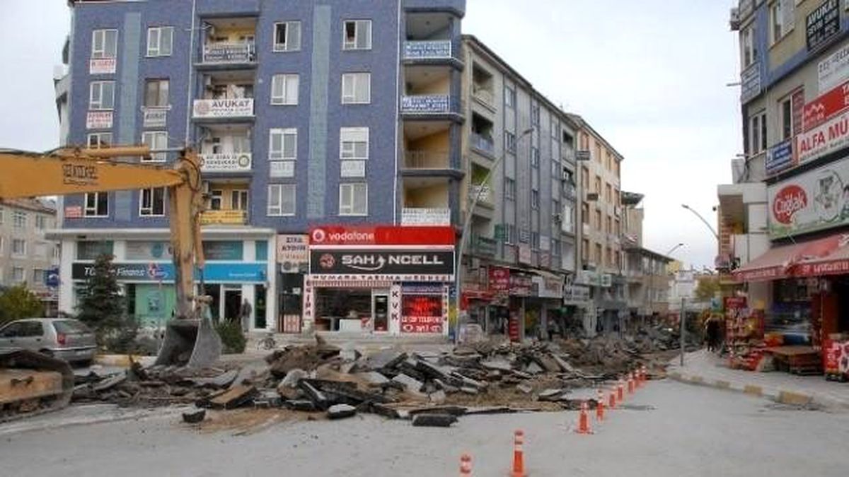 Yunus Emre Caddesinde Alt Yapı Çalışmaları
