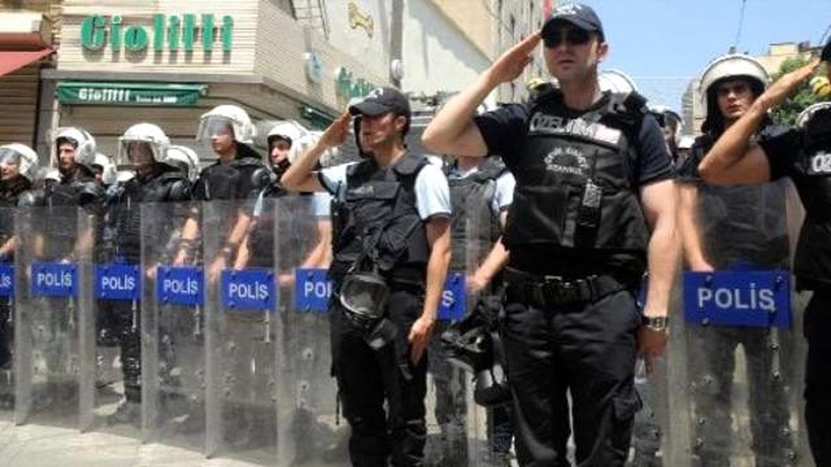 2500 Üniversiteli Polis Olacak
