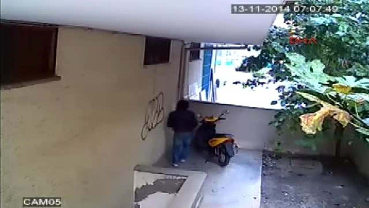 Antalya Elektrikli Bisiklet Hırsızlığı Kamerada